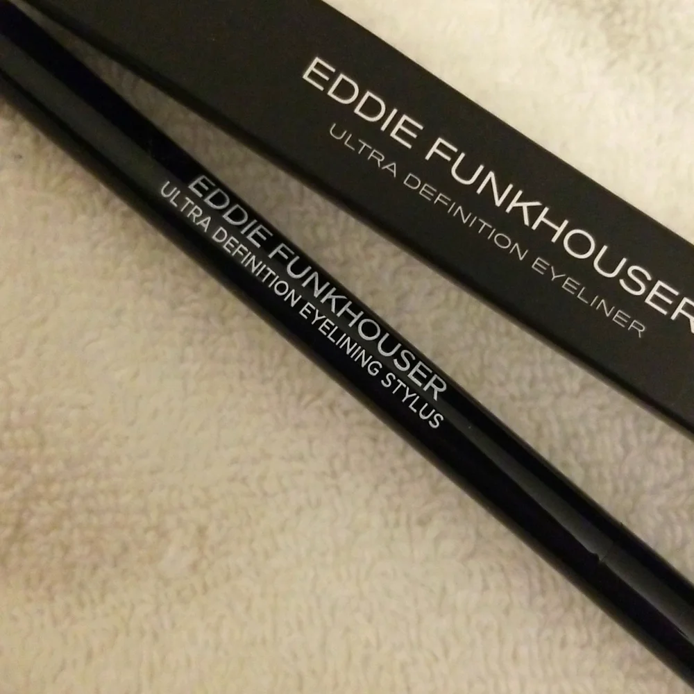 4/25 Bundle Item. Eddi Funkhouser Ultra Definition Eyeliner Black
